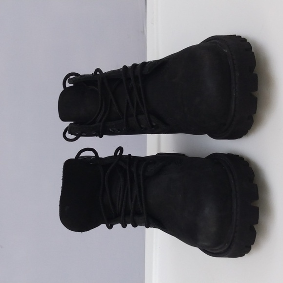 Timberland Black Lace-Up Boots - Picture 4 of 8